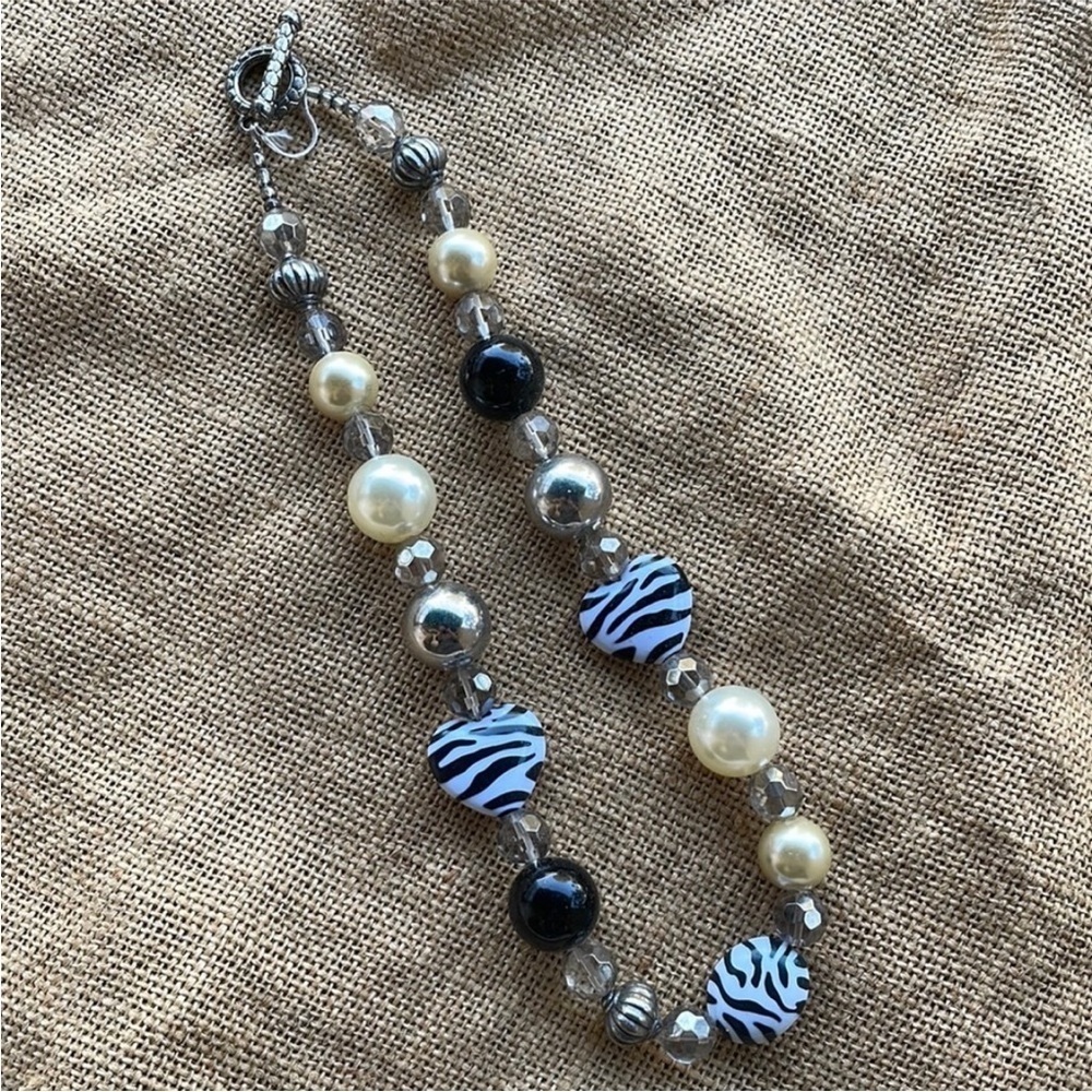 Zebra chunky necklace SolverBlack white silver Glass Pearl